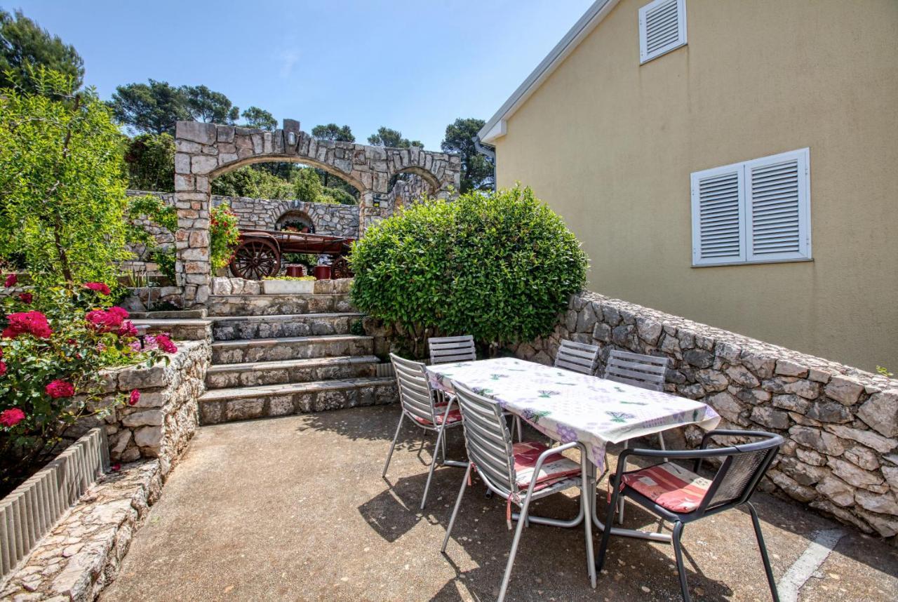 Apartments And Rooms By The Sea Tisno, Murter - 5128 Exterior foto