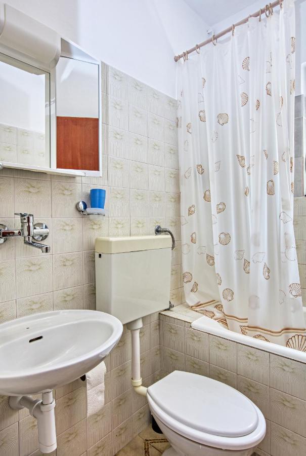 Apartments And Rooms By The Sea Tisno, Murter - 5128 Exterior foto